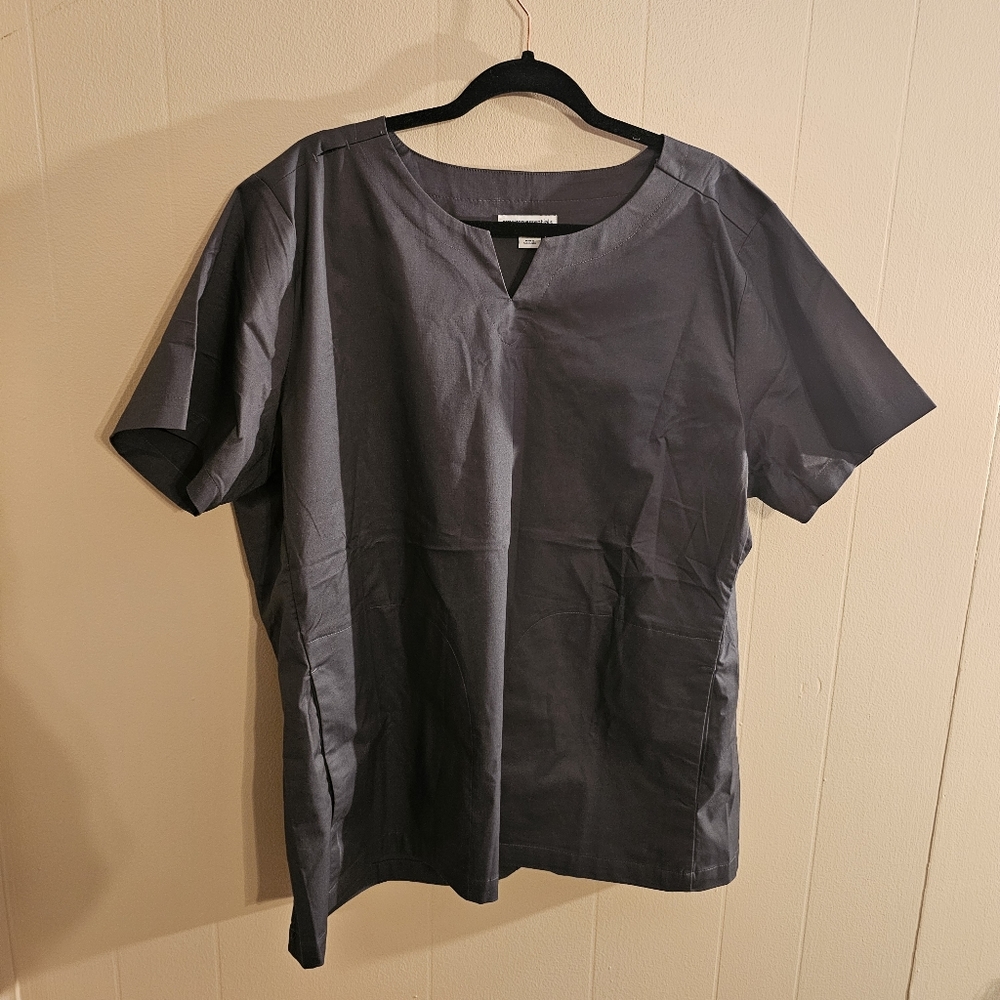 NWOT XXL Gray Amazon Essentials Split Neck Crew Scrub Top